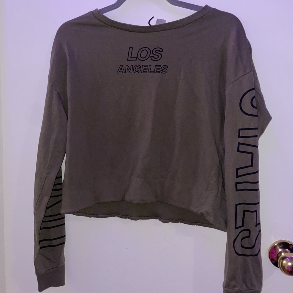La cropped sweater
